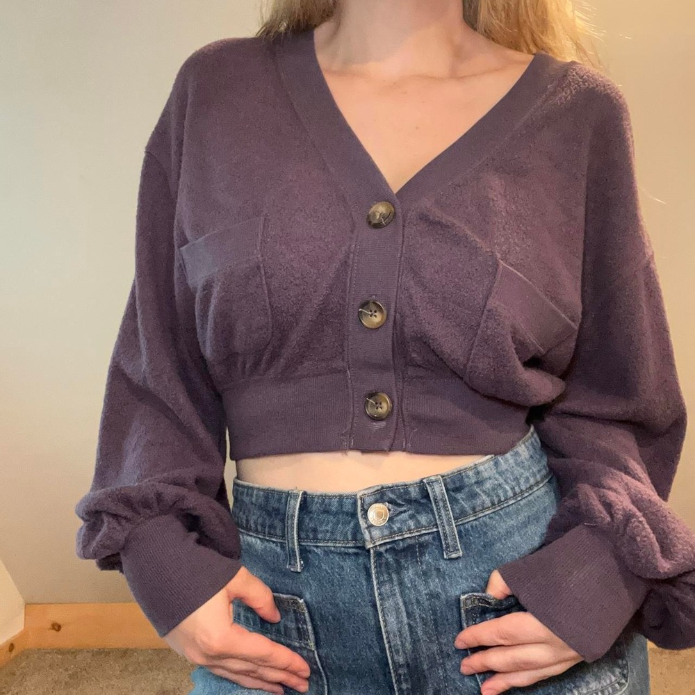 Urban Outfitters purple cropped cardigan with pockets in a S